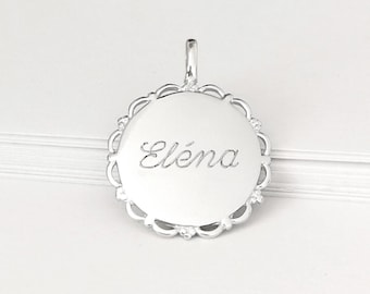 Pendentif personnalisé argent massif médaille ajourée prénom gravé cadeau unique pour femme anniversaire mariage naissance baptême Noël