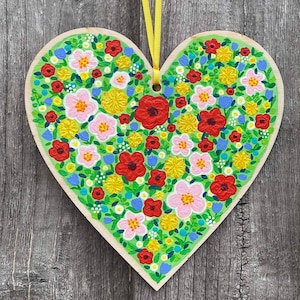 Fleurs d’amour Peintes à la main Champs d’été en cœur floral