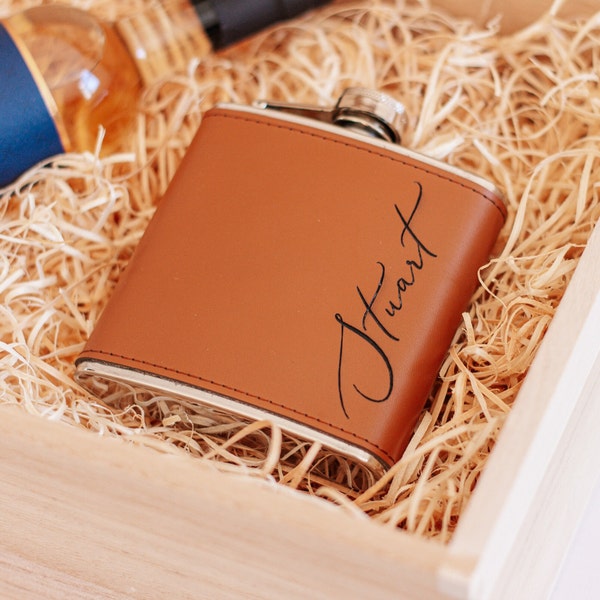 Personalised Hip Flask, Engraved leather gift for wedding Groomsman and bridal party, best man gift, Birthday gift