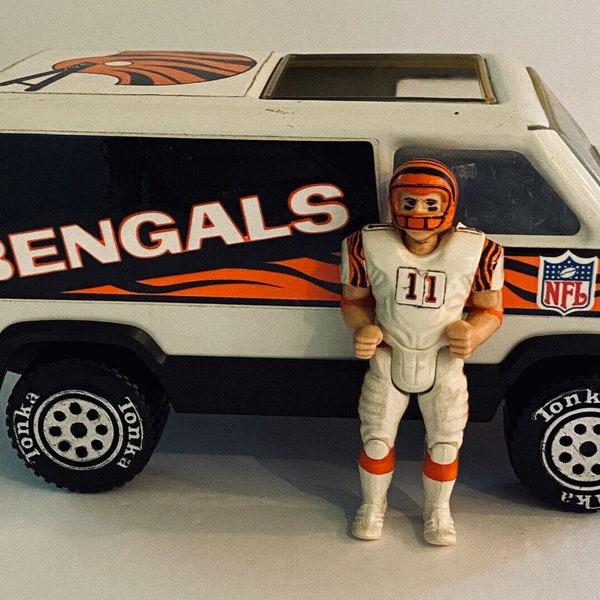 Vintage 1981 Tonka Metal Cincinnnati Bengals NFL Fan Van with Figure 8.5" L x 4.25" H x 3.5" W Very Good National Football League