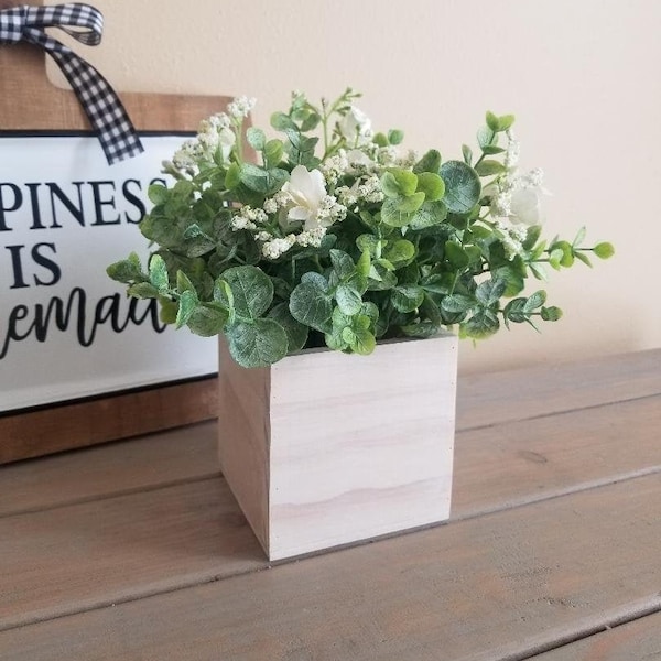 Farmhouse Floral Centerpiece/Rustic Centerpiece/Wedding Centerpiece/Rustic Home Decor/Planter Box/Eucalyptus Centerpiece/Farmhouse Decor