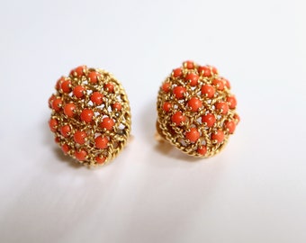 CARTIER Clip earrings from CARTIER in 18 kt (750) yellow gold and coral