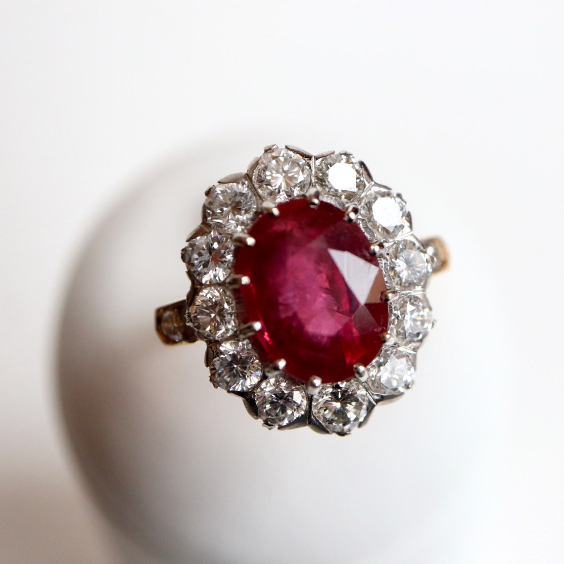 Pompadour Ruby Ring of 5 Carats Diamonds and Yellow Gold - Etsy UK