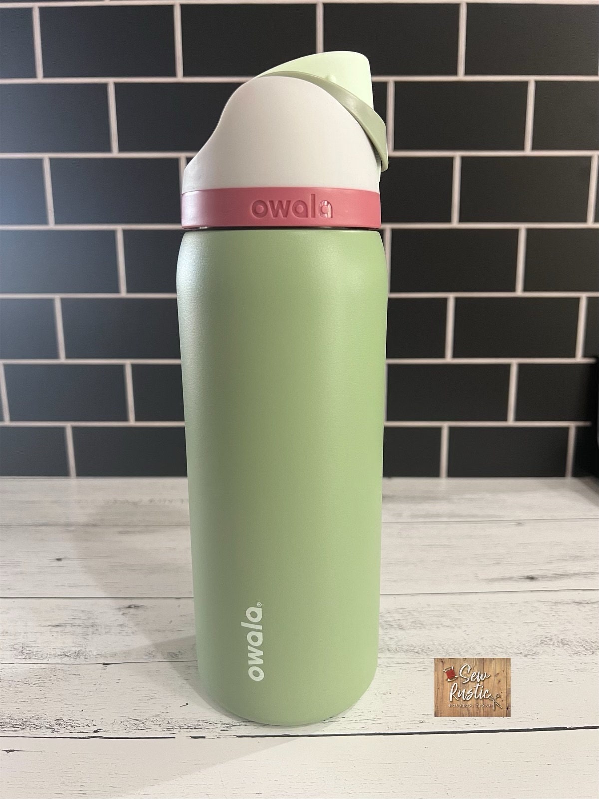 Owala Flip Kids Stainless Steel Water Bottle / 14oz / Color: Snow