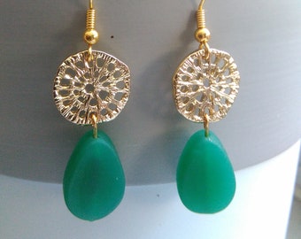 Boho hangoorbellen met groen muranoglas