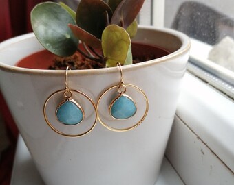 Hangoorbellen van blauwe jade