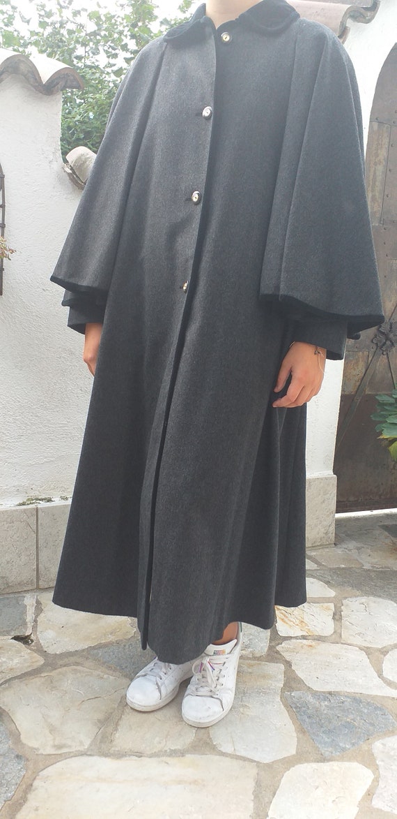 Loden coat with Tyrolean-style cape