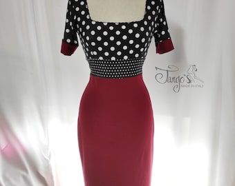 Anna polka dot dress with short sleeves in two-tone polka dots, slit on the back with polka dot fabric insert