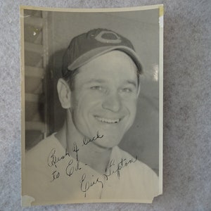 Eric Tipton - fotografia autografada 5 x 7 – 1946 Cincinnati Reds, Outfielder