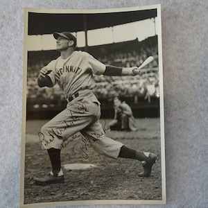 Gee Walker - Fotografia autografada 5 x 7 – 1944 Cincinnati Reds, Out Fielder
