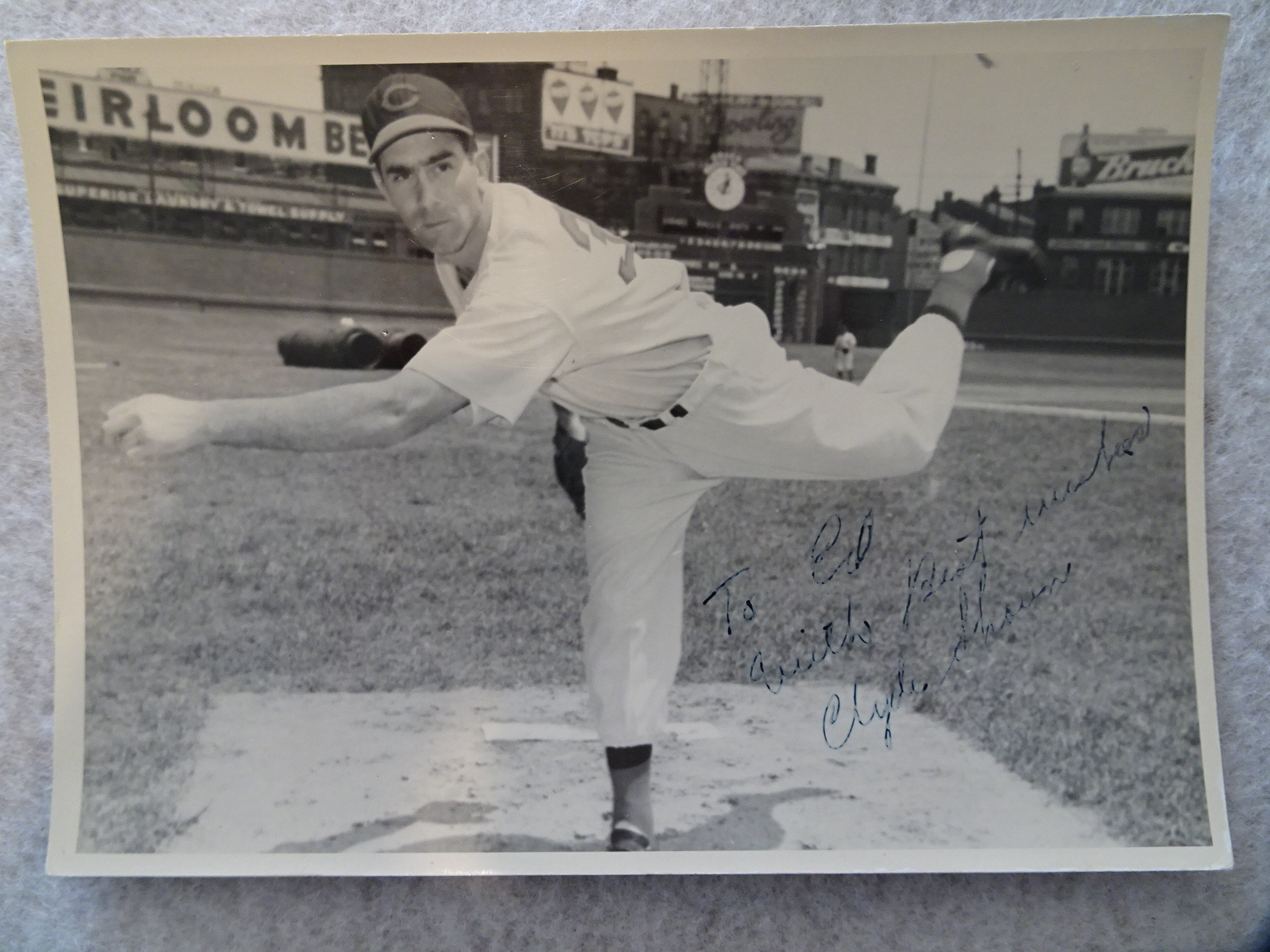 Clyde Shoun - Autographed 5 x 7 photograph – 1944 Cincinnati Reds, Left-handed pitcher