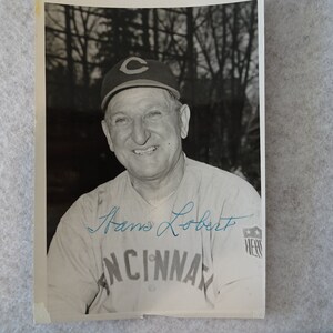 Hans Lobert - Autographed 5 x 7 photograph – 1944 Cincinnati Reds, Coach