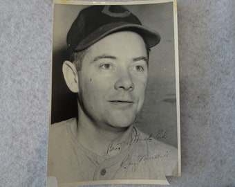 Ray Mueller - Autographed 5 x 7 photograph – 1944 Cincinnati Reds, Catcher