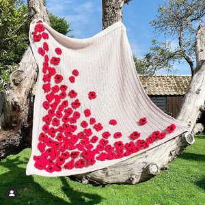 Poppy Field Quilted Blanket NCU0NT786