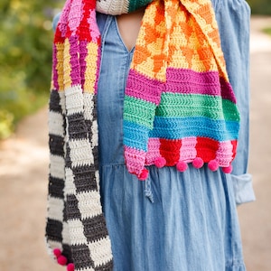 Wonderland Scarf image 3