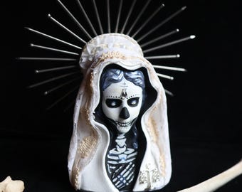 Handmade La Santa Muerte Statue – Niña Blanca, Devotional Art (7.5 inches)