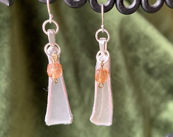 Pendientes colgantes hechos con vidrio de mar que encontré en las aguas locales de Nueva Jersey y Pensilvania