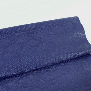 Blue Depths Viper kalfsleer met reliëfstructuur en prachtig slangenmotief LFC