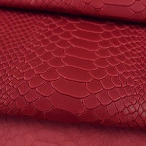 Fuchsia Anaconda Embossed Amazing Relief Snake 0Z 1988