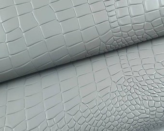 Light Grey Embossed Amazing Relief Crocodile Alligator 0Z 1581