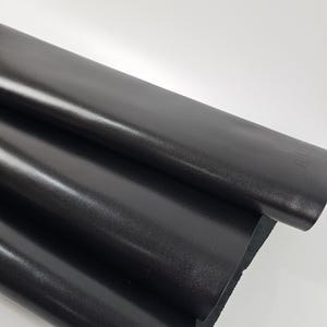 Couro de bezerro premium preto brillante (1,6/1,8 mm)