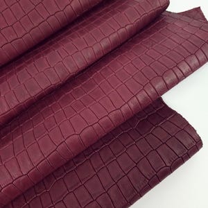 Pelle di coccodrillo e alligatore bordeaux con texture in rilievo, sorprendente rilievo LFC CROCK1