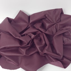 Pelle nappa naturale pieno fiore morbida, lavorata a mano in rosso sangue di Modena