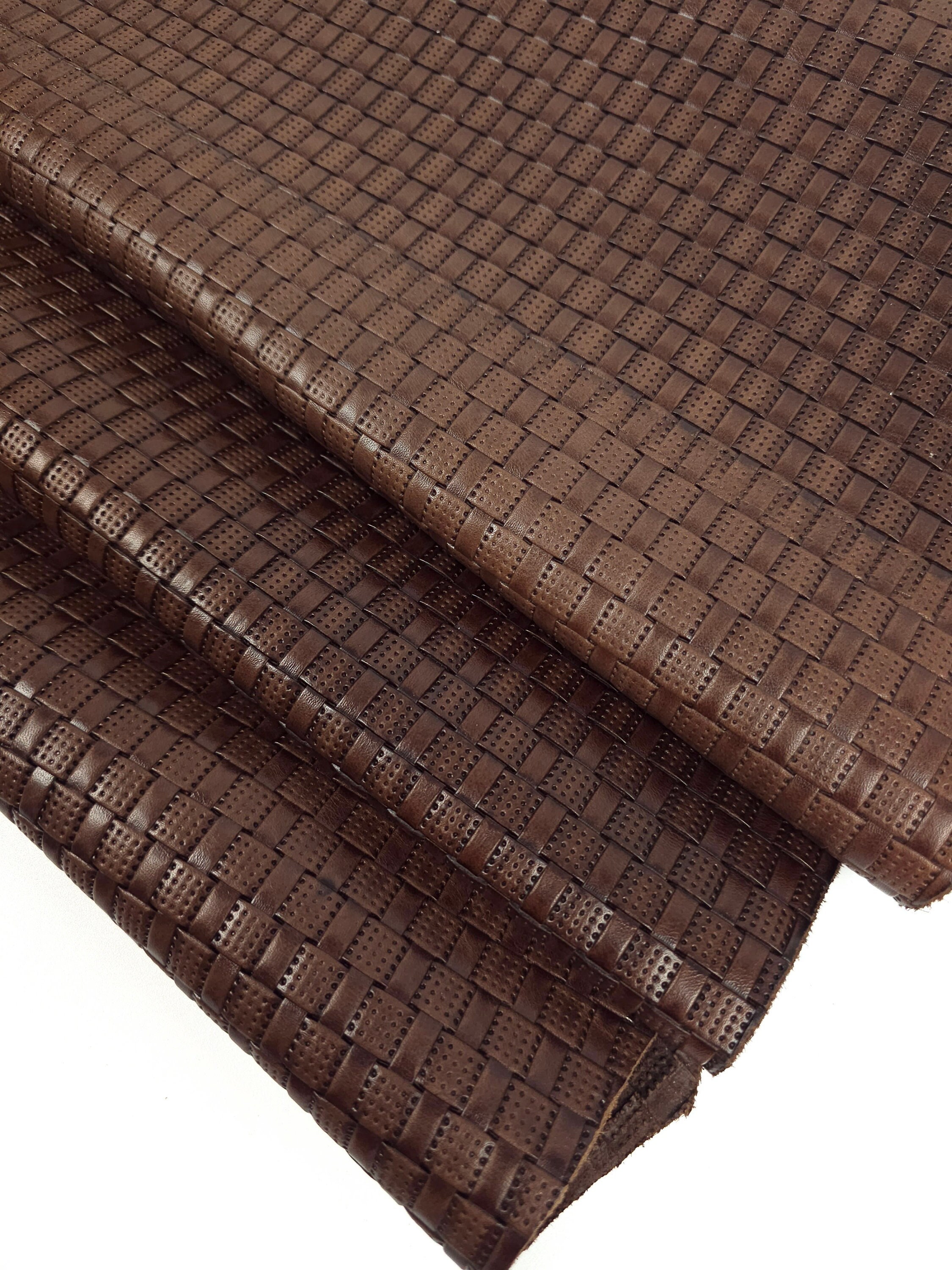 Brown Lambskin Leather With Pebbled Texture 0.46-0.9m2/5-9sqft Italian  0.8mm/2oz