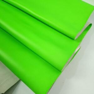 Pelle anilina fluorescente pieno fiore verde neon naturale lucida