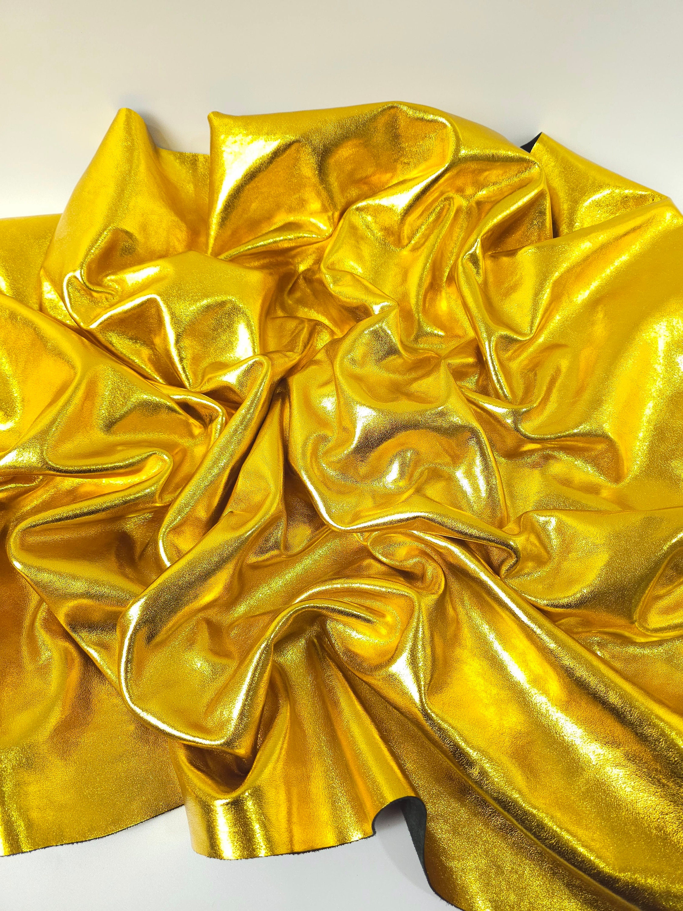 Couro de bezerro macio fresado metálico dourado 8595
