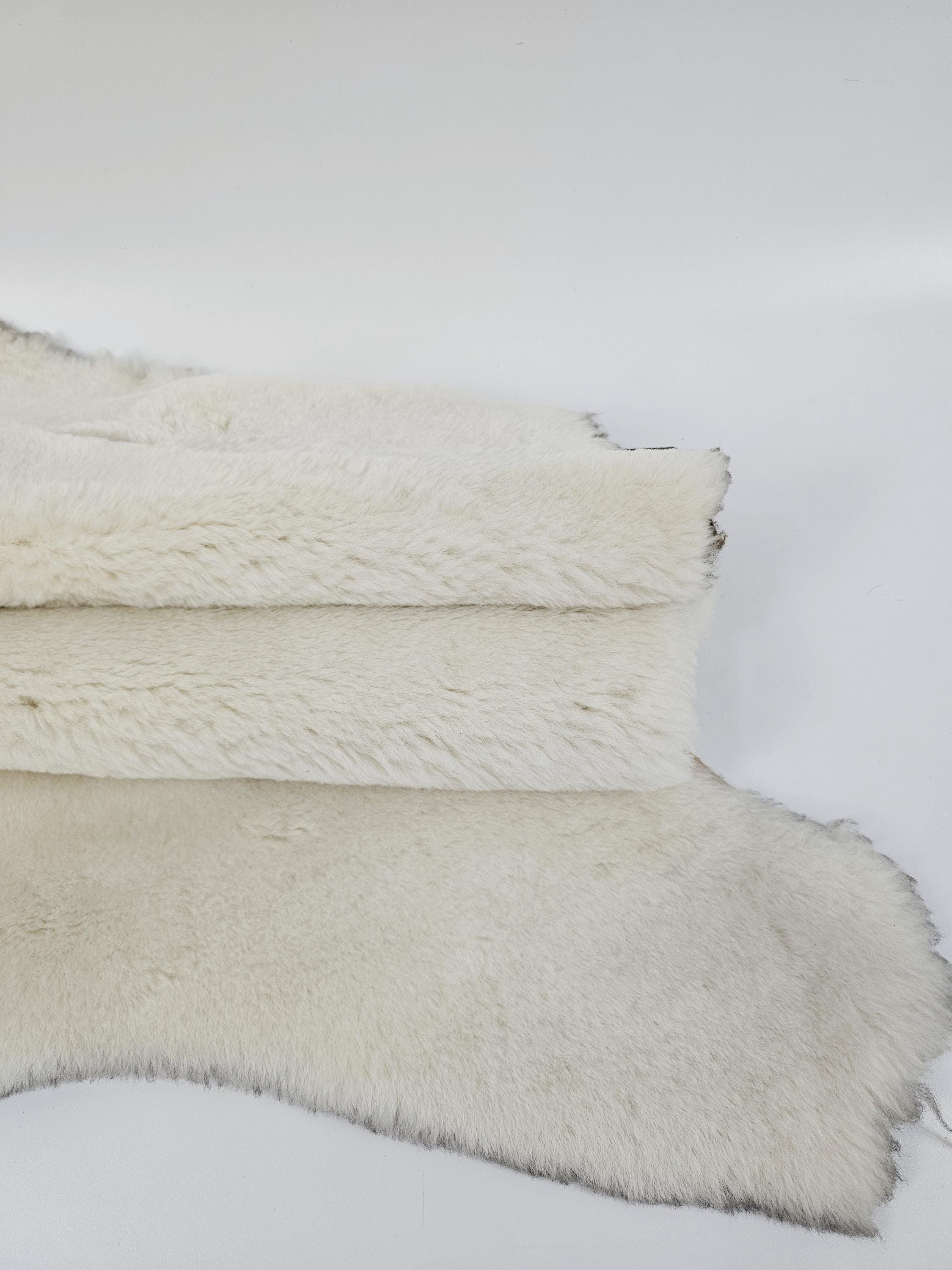 ホワイト本物のシープスキンファーラグスキンハイド - Etsy 日本