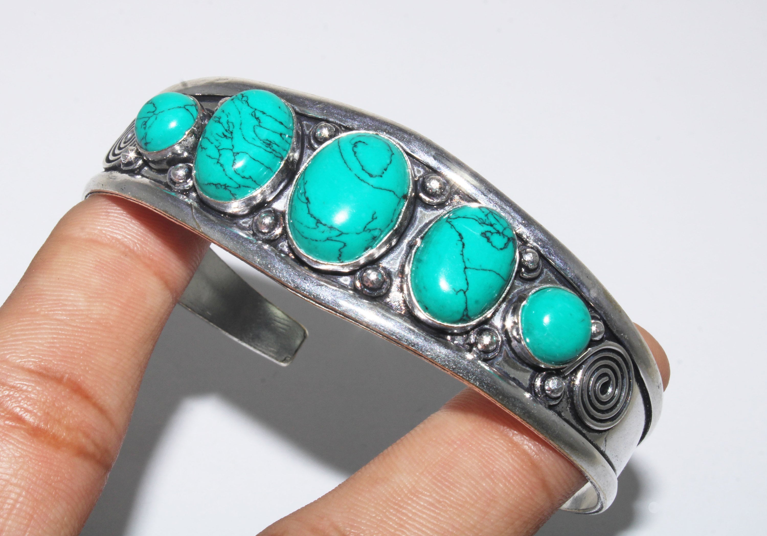 ターコイズバングル、ターコイズジェムストーンバングル、デザイナー