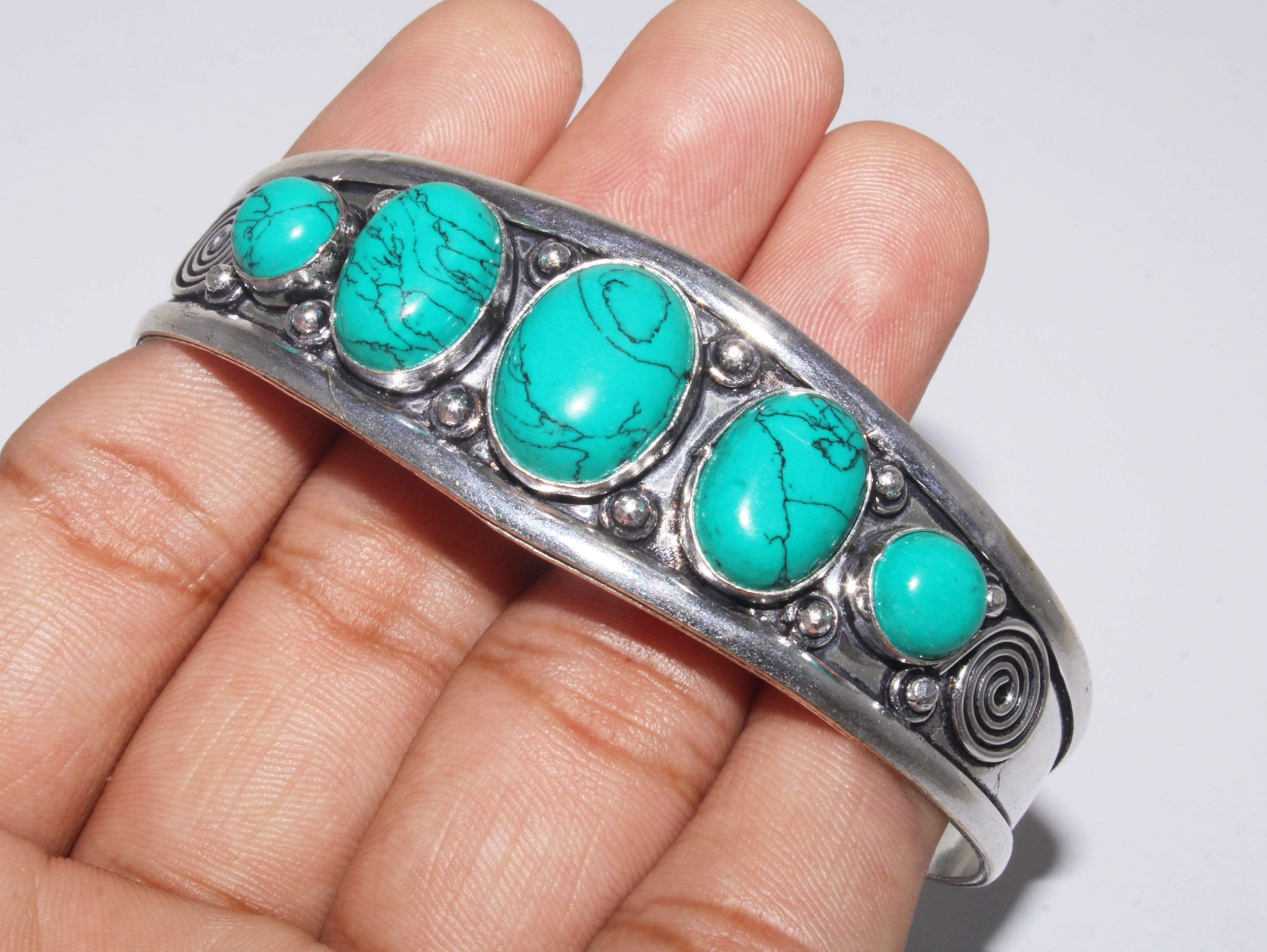 ターコイズバングル、ターコイズジェムストーンバングル、デザイナー