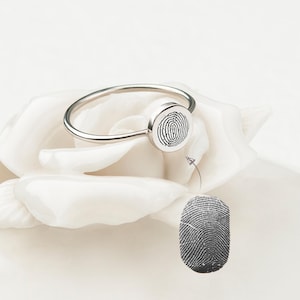 Tiny Circle Fingerprint Ring in Sterling Silver • Engraved Actual Fingerprint Ring • Fingerprint Jewelry • Memorial Jewelry • Gift for Her