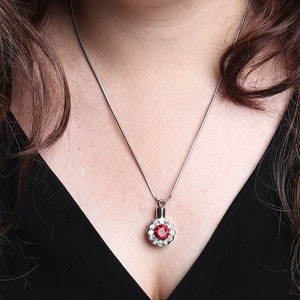 Bijoux de crémation pour femme - Collier de cendres personnalisé - Collier de crémation en cristal de tournesol - Collier d&#39;urne en cristal pour cendres humaines