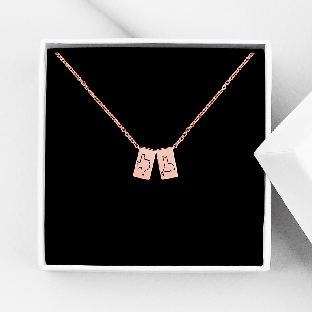 【ANOTHERYOUTH】関税/送料込み cube necklace Personalized Friendship Necklace - Engraved State Mini Cube