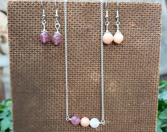 Ensemble collier et boucles d'oreilles - Charoite, pierre de lune rose, pierre de lune blanche-