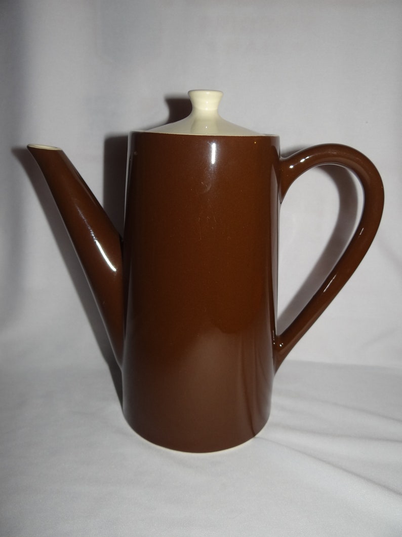 1970s Brown and Ivory Ceramic Coffee Pot Sugar with Lid Creamer 6 Cups and 7 Saucers Perfect condition!