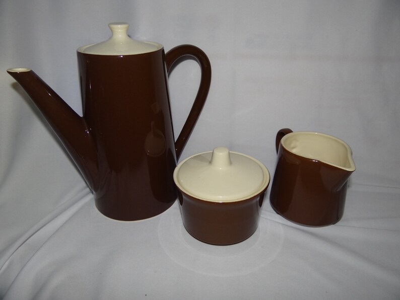 1970s Brown and Ivory Ceramic Coffee Pot Sugar with Lid Creamer 6 Cups and 7 Saucers Perfect condition!