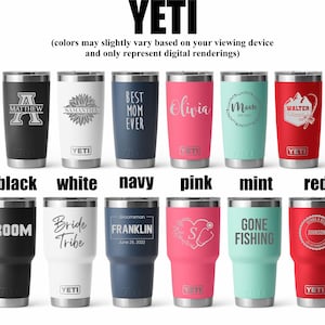 Puede incluir: Una taza de cer&aacute;mica blanca con un asa negra y el texto "But First, Coffee" en un estilo manuscrito. La taza probablemente tiene entre 310 y 425 ml de capacidad, perfecta para una bebida matutina.