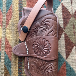 Western Läderhölster med Blommigt Skuggmönster Passar Colt Kimber Springfield Ruger RIA Modell 1911 bild 8