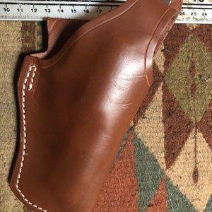 Funda de cuero curtido con cierre de pulgar. IDEAL PARA: Ruger SP101 2" 357Mag y Colt Detective Special Cobra Agent. imagen 4