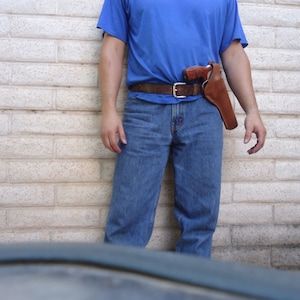 Funda de cuero de dos posiciones para extracción cruzada y lateral fuerte. Compatible con Ruger Blackhawk / Super / Old Army de hasta 7,5". imagen 3