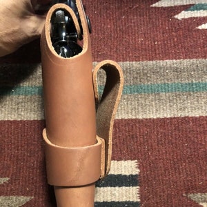 Past op de Ruger Wrangler Heritage Rough Rider 22 cal westernstijl lederen duimsteunholster bloemen rechte riemlus afbeelding 2
