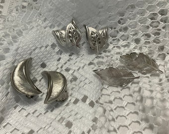 Vintage Silver tone clip on earrings