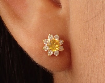 Gelber Saphir Ohrstecker, September Birthstones, Floral Ohrstecker Geschenk für Frauen, Hochzeitsgeschenk