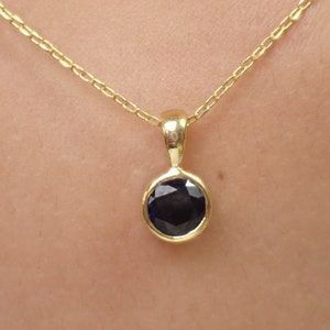 Bezel Set Solitaire Blue Sapphire Necklace, Septembar Birthstone Gifts, Delicate Solitaire Necklace, Layering Necklace