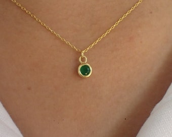 Solitaire Emerald Necklace / May Birthstone Gift / Bezel Set Garnet Necklace Gift for Her / Minimalist Layering Necklace