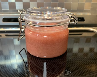 Scrub vegano allo zucchero: olio di noccioli di albicocca e burro di semi di mango