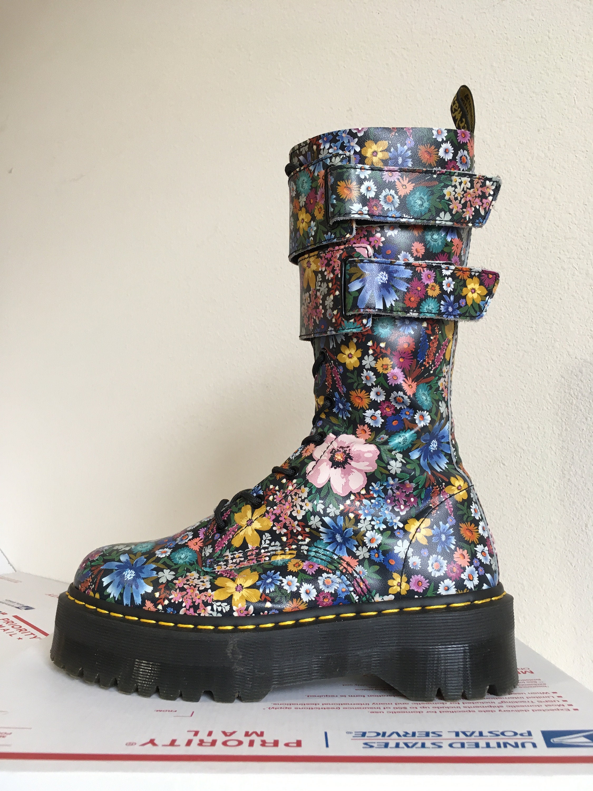 Dr. Martens Wanderlust Jagger US 9 Floral Boots Platform Quad - Etsy